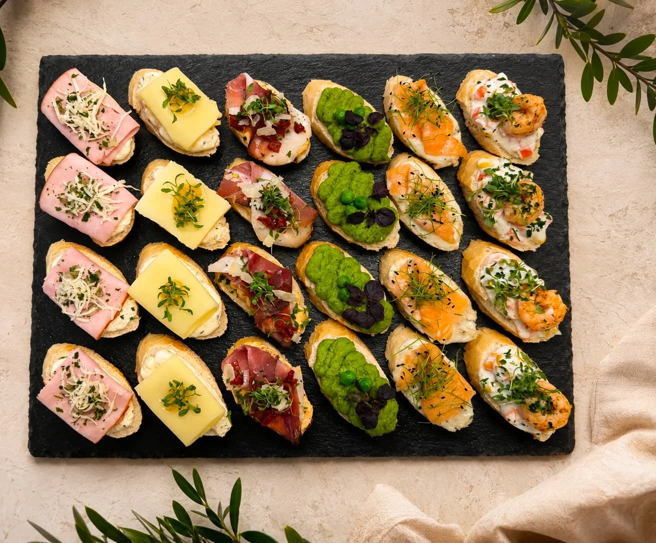 Produktbild von Canapés Box Mix Schweinefleischfrei (Weissbrot)